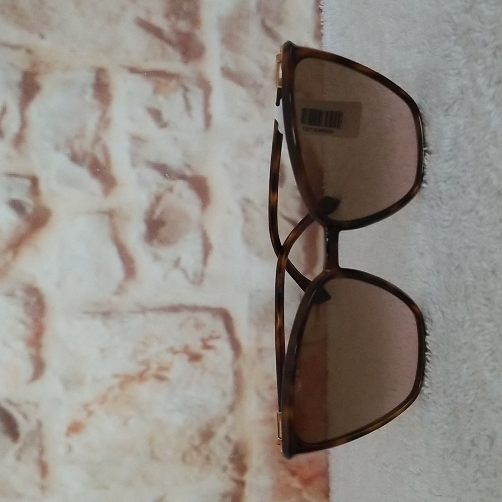 New Fendi Injection Plastic Cat-Eye Sunglasses - Picture 4 of 16